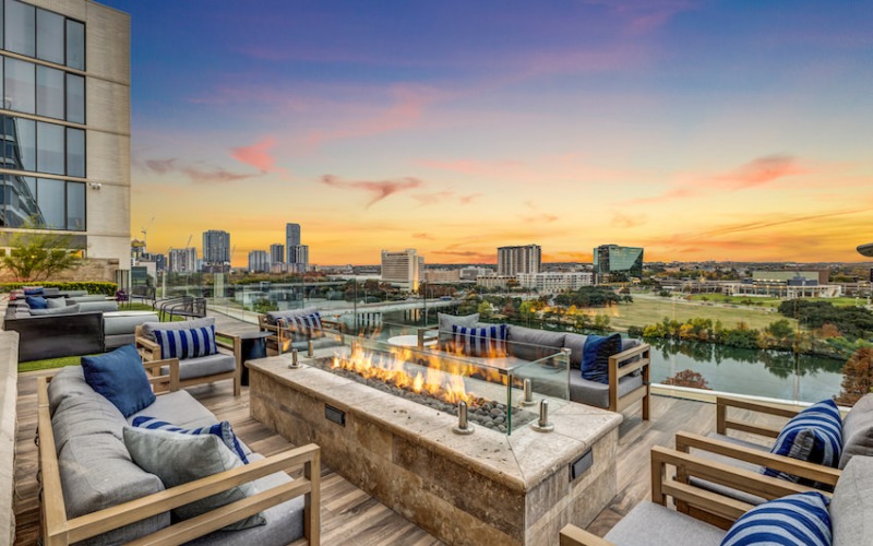 Outdoor fire pit overlooking Lady Bird Lake 